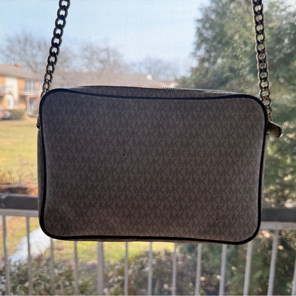 Michael Kors Signature Crossbody Bag - Picture 2 of 8